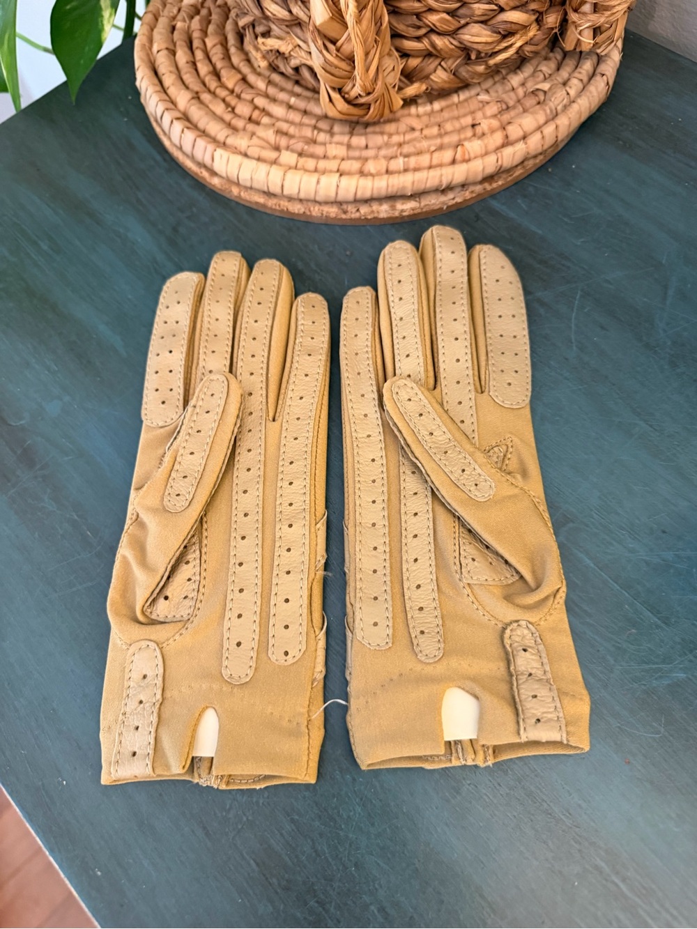 Vintage Aris Isotoner driving gloves a beige spandex body with brown leather